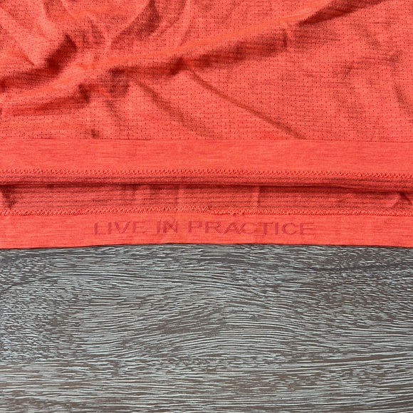 Lululemon Metal Vent Tech Short Sleeve Shirt 2.0 in Warm Coral/ Highlight Orange - Picture 7 of 13